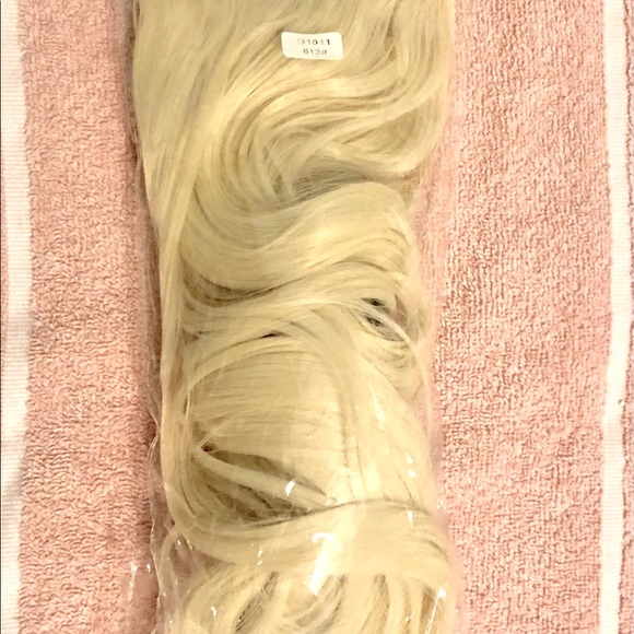 NEW! Fashion Clip-In Wrap Around Synthetic Long Pony Tail LIGHT BLONDE. - Picture 6 of 8